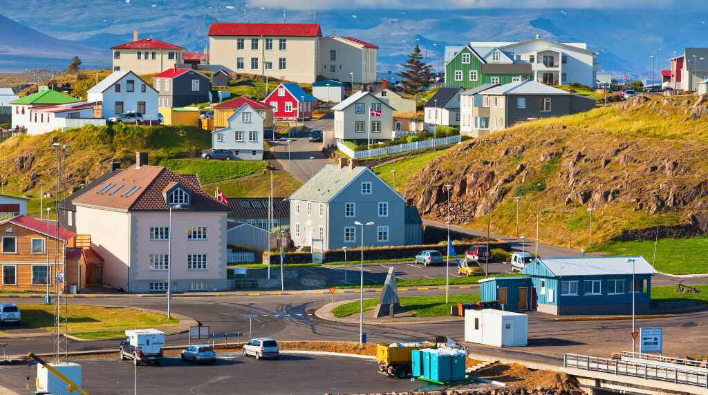 Islandia Ofrece Vida tranquila y oportunidades para vivir en su país